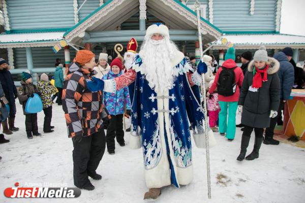 Свердловчане сильнее всех на Урале хотят увидеть Деда Мороза - Фото 1