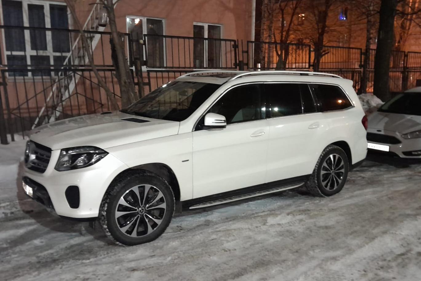 Екатеринбуржец погасил долг по кредиту, когда приставы арестовали его Mercedes-Benz - Фото 1