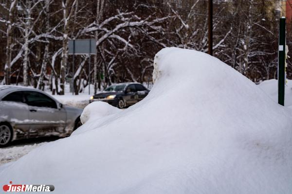 За декабрь, ноябрь и начало января в Екатеринбурге выпало 1,5 метра снега - Фото 1