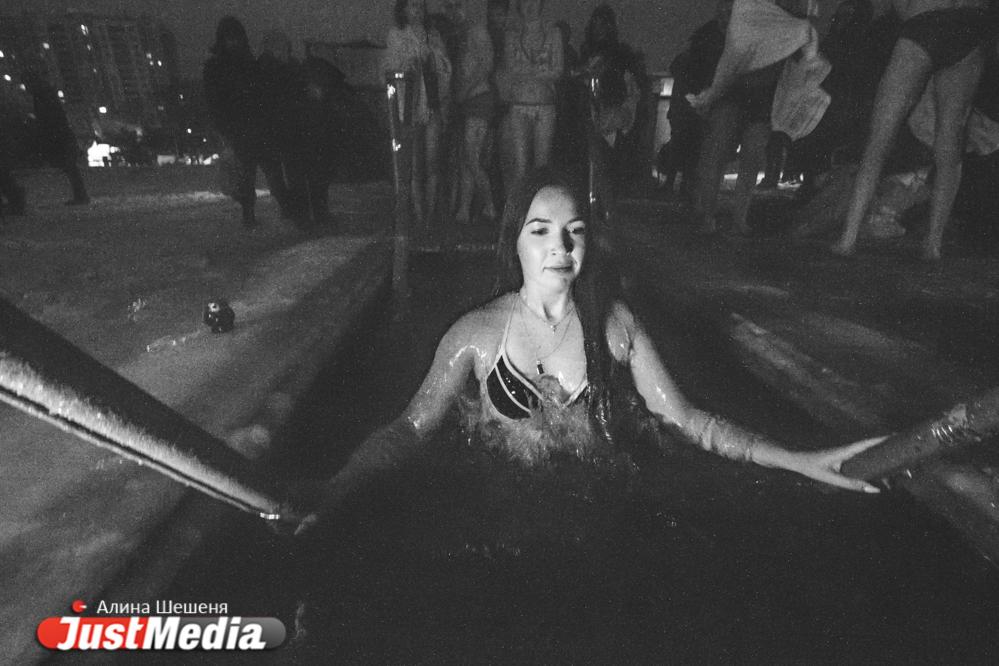 Свердловские врачи напомнили правила подготовки к погружению в прорубь на Крещение - Фото 1