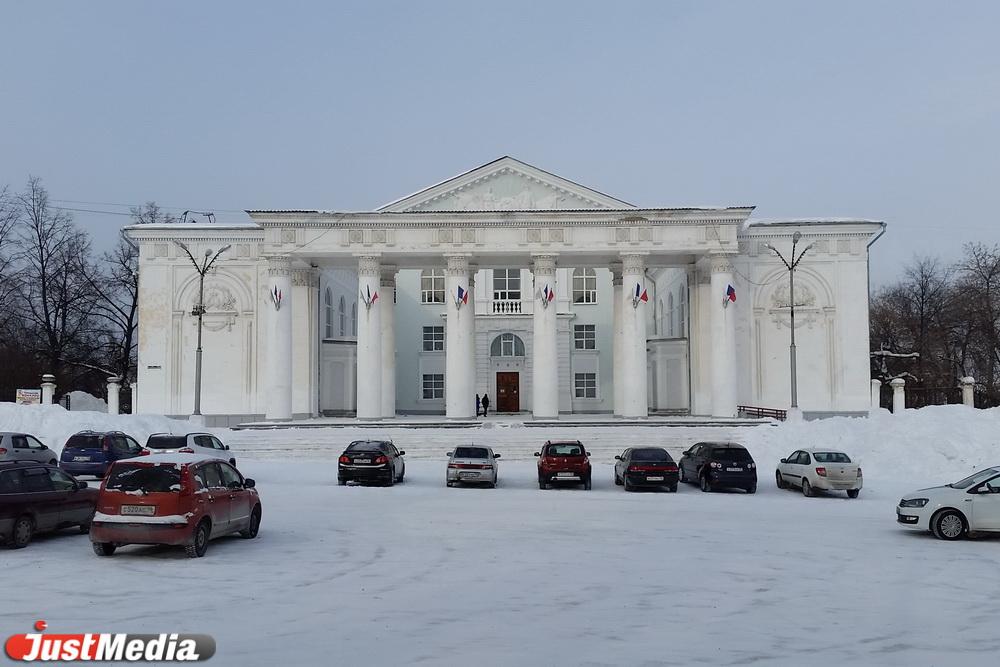 Евгений Куйвашев выделил 95 млн рублей на ремонт сельских ДК - Фото 1