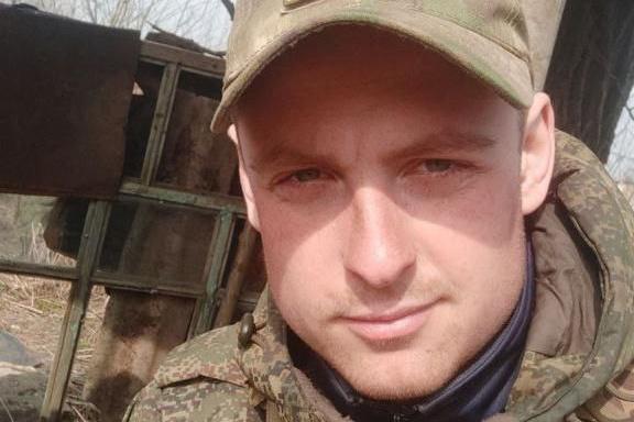 В Березовском простятся с мобилизованным Владиславом Скляровым, погибшим на СВО