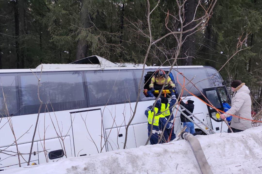 В ДТП с хоккейной командой погибла риелтор из Екатеринбурга - Фото 1