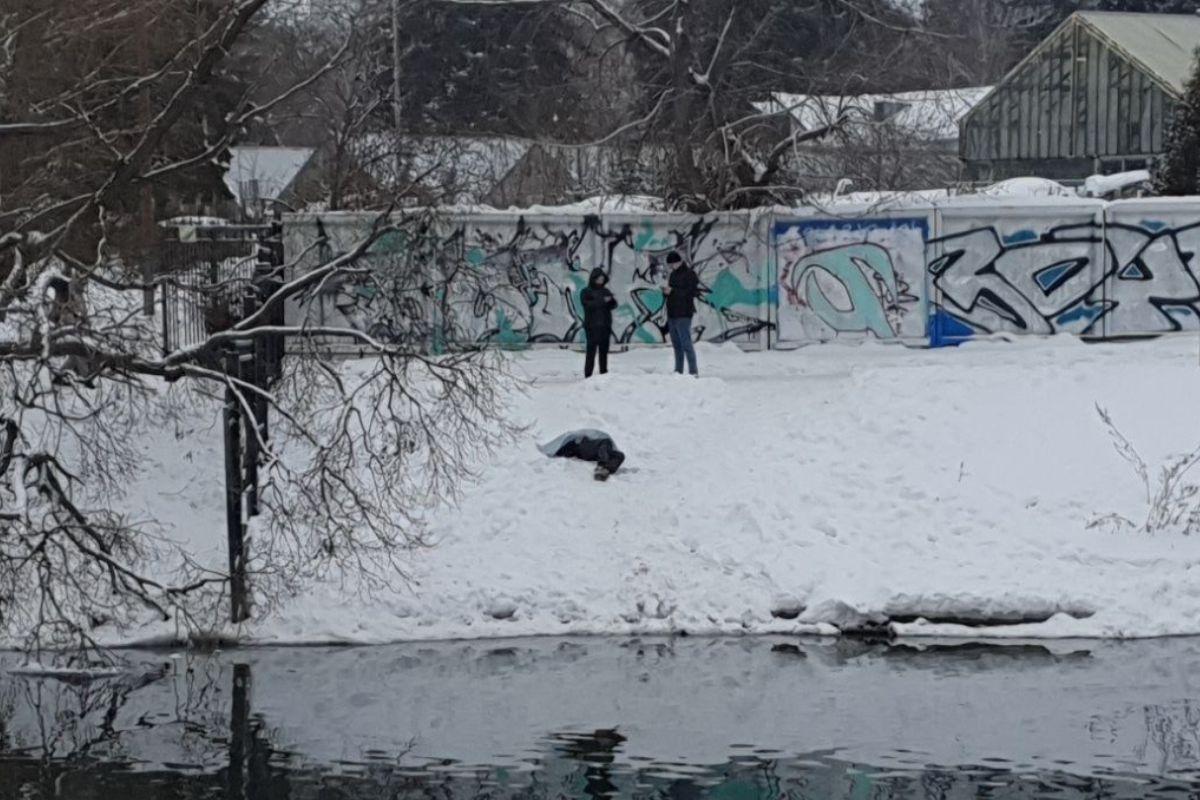 В Екатеринбурге вытащили из Исети тело пропавшего после драки молодого военного - Фото 1