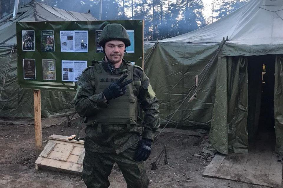 В Березовском прощаются с военным, погибшим в зоне СВО - Фото 1