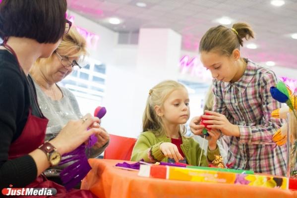 Как сделать открытку на 8 марта своими руками - Фото 1