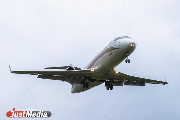 В США у находящегося в воздухе Boeing 757-200 оторвался кусок крыла - Фото 1