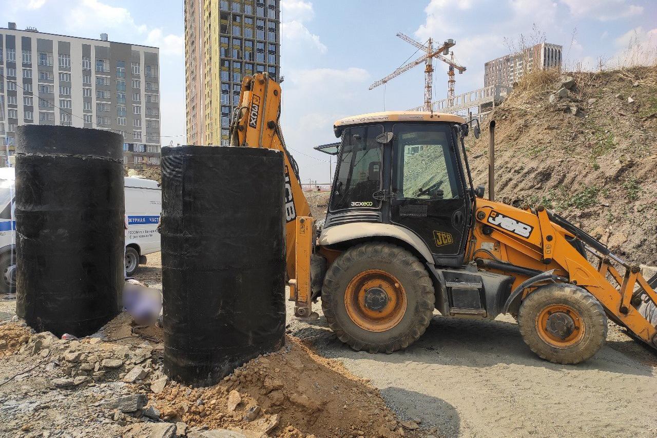 В Екатеринбурге будут судить экскаваторщика, который раздавил рабочего - Фото 1