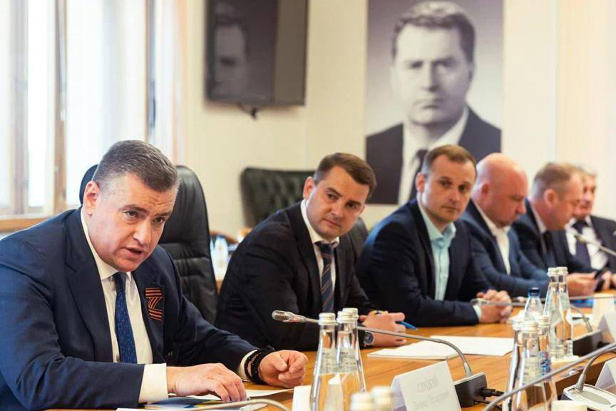 Владимир Путин анонсировал новые нацпроекты, на реализацию которых выделят почти 10 трлн рублей - Фото 1