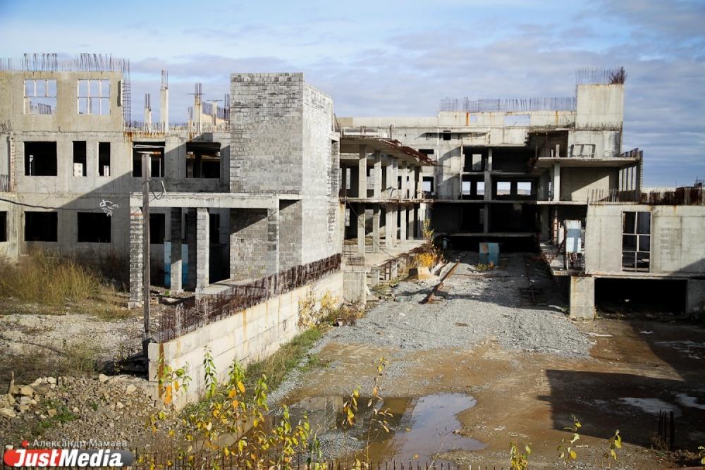 Мэрия заберет под КРТ недострой за Основинским парком - Фото 1