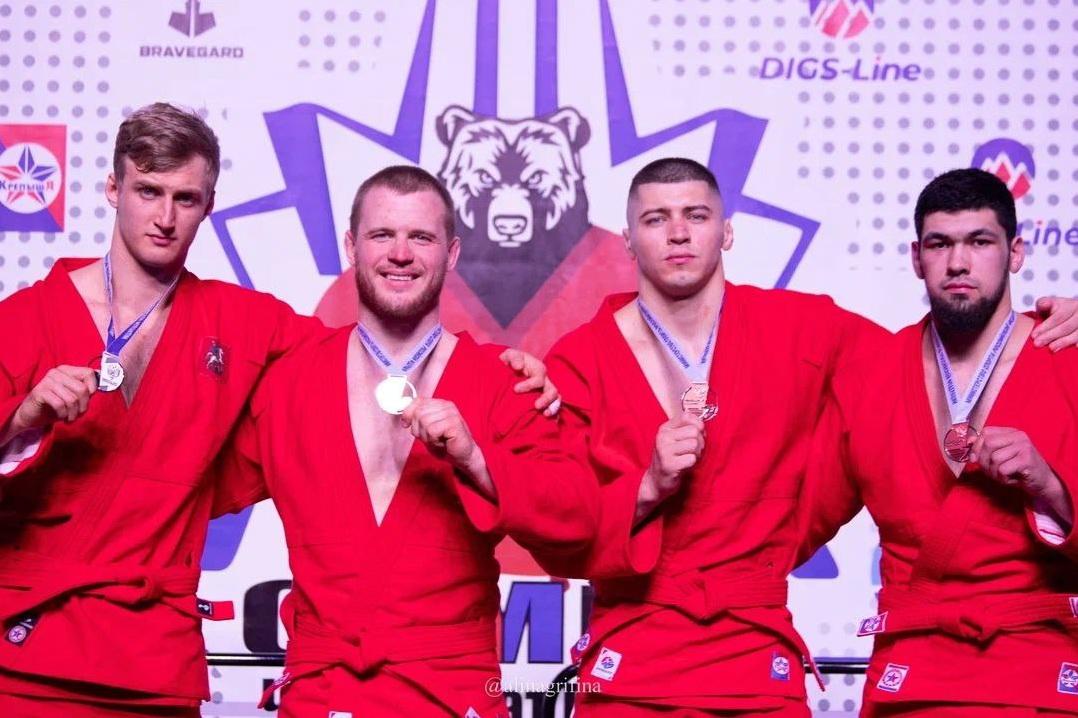 Медали всех достоинств завоевали спортсмены верхнепышминского клуба самбо на чемпионате России в Брянске - Фото 1