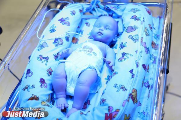 Евгений Куйвашев ввёл выплату для очень молодых родителей - Фото 1