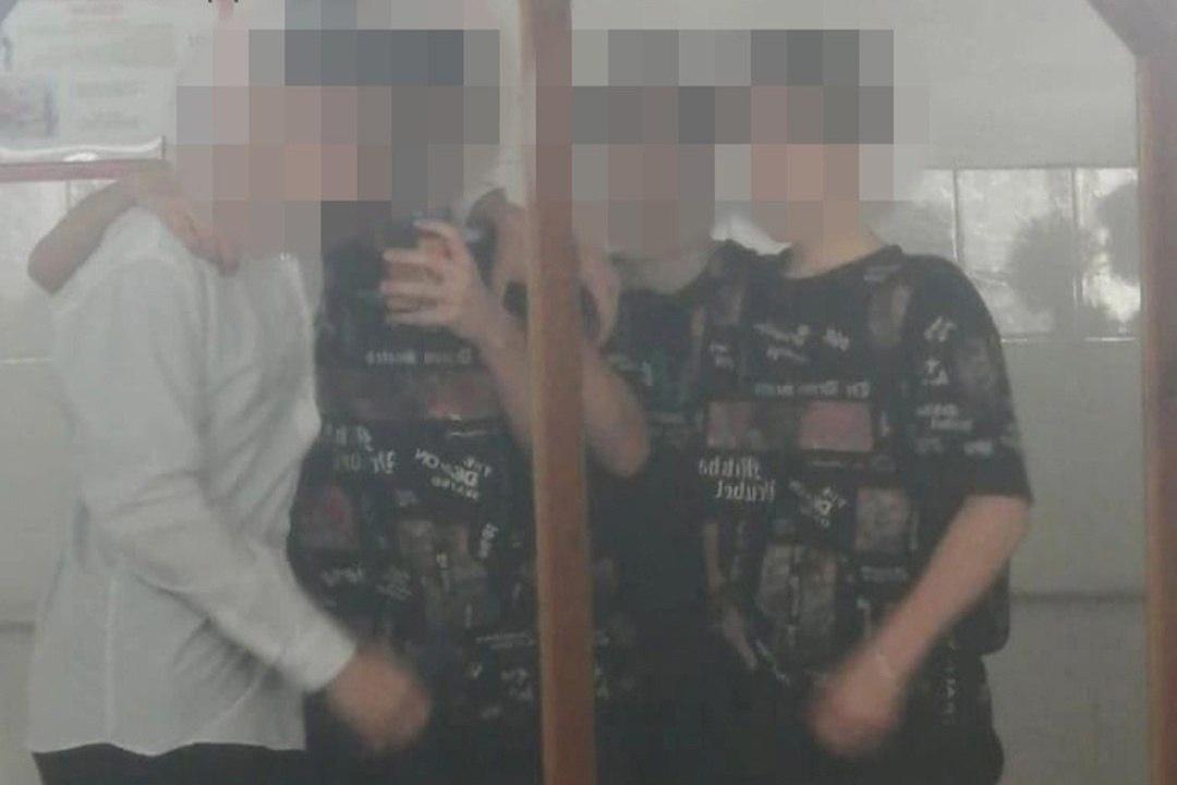 «Двое ушли, а эти трое остались». Появились новые подробности о групповом сексе с пятиклассницей  - Фото 1