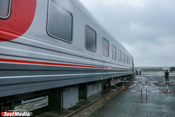 В августе объем пассажирских перевозок на Свердловской магистрали вырос на 4,5% - Фото 1