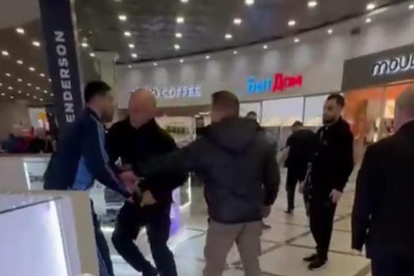 Мигранты устроили стрельбу из травматов в ТЦ в центре Екатеринбурга - Фото 1