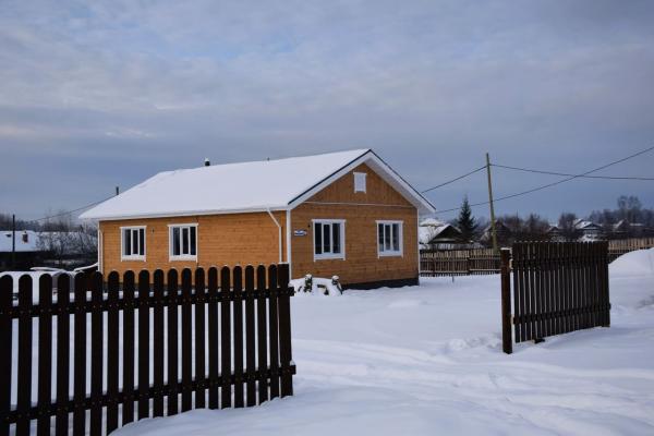 Погорельцы из Шайдурихи получили ключи от новых домов - Фото 1