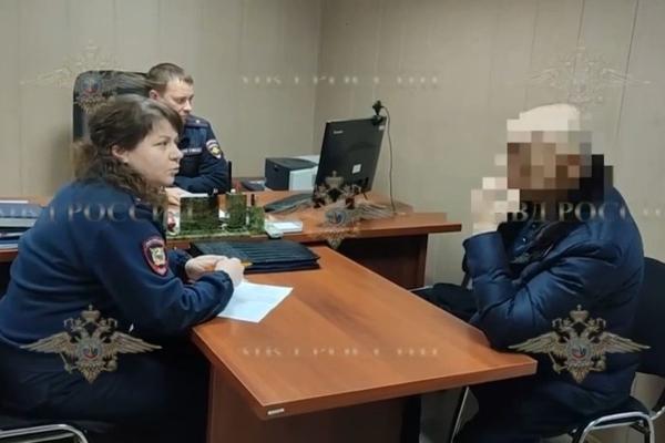 Горе-отец с Урала, который катал сына на снегокате по проезжей части, признал вину - Фото 1