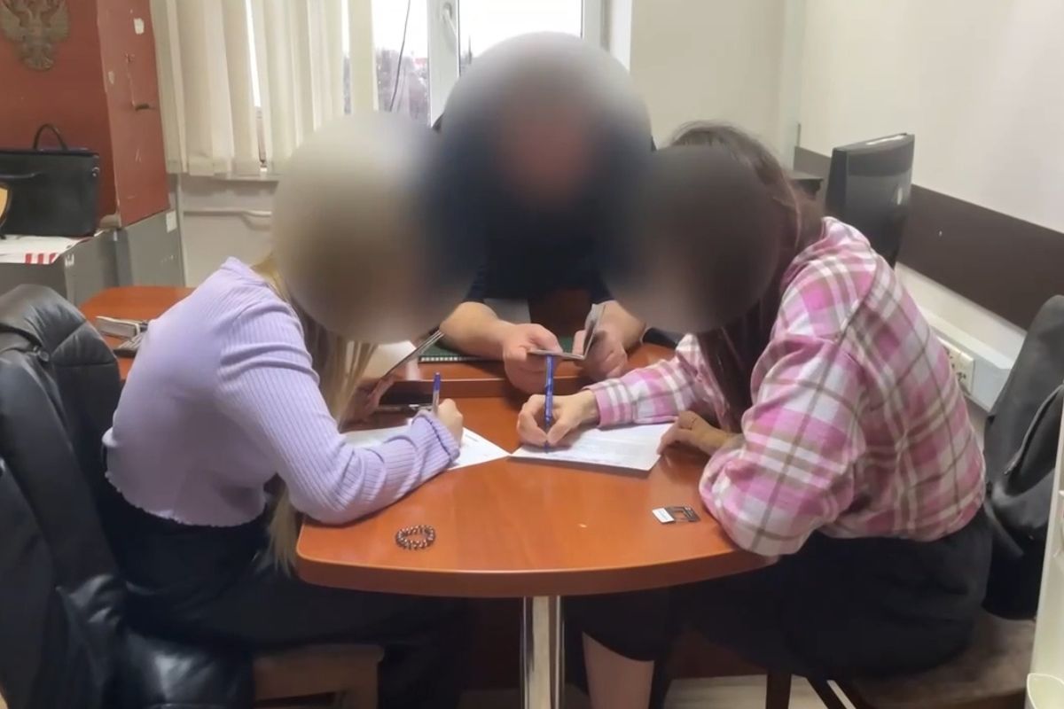 Жас ана баласының порносын қалайды