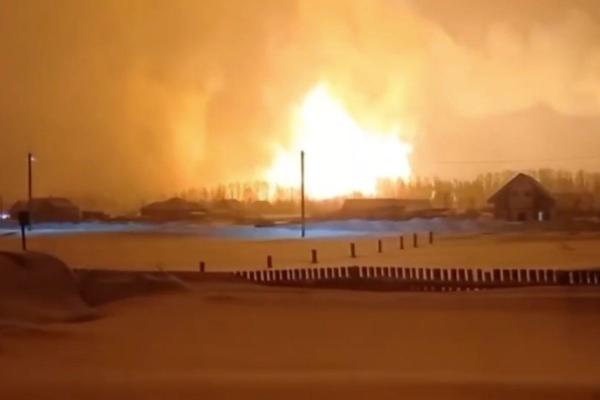 В Пермском крае восемь человек пострадали в результате пожара на газопроводе - Фото 1