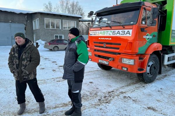 Сотрудников «Спецавтобазы», спасших людей из пожара, наградит МЧС - Фото 1