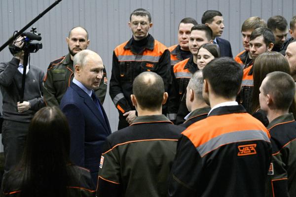 Свердловские техникумы, готовящие кадры для УВЗ, получат 400 млн рублей от Путина - Фото 1