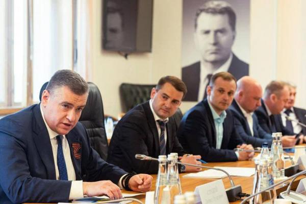 Владимир Путин анонсировал новые нацпроекты, на реализацию которых выделят почти 10 трлн рублей - Фото 1