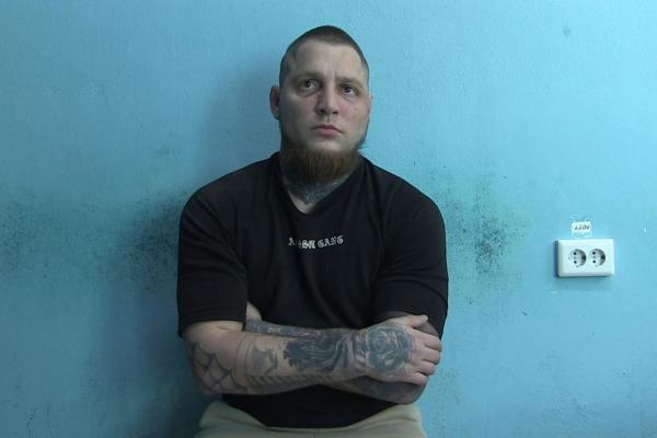 В Екатеринбурге СОБР взял штурмом квартиру с подозреваемым в разбое бойцом ММА - Фото 1
