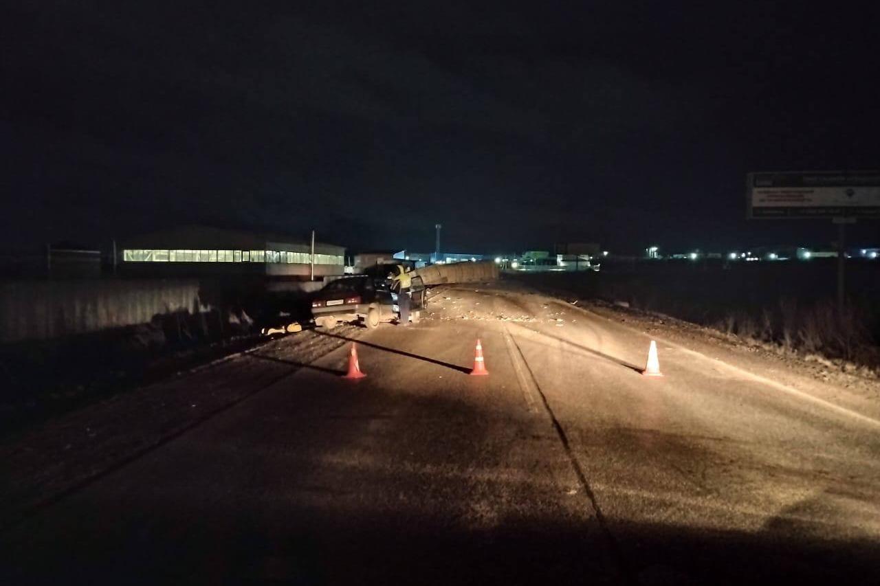 По дороге на Шабры в ДТП с грузовиком погибла мама пятилетнего мальчика - Фото 1