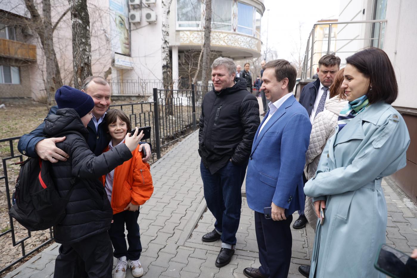 Алексей Орлов и Александр Андреев проинспектировали благоустроенный парк Энгельса - Фото 1