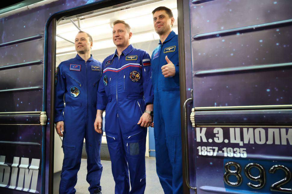 В метро Екатеринбурга запустили космический состав - Фото 1