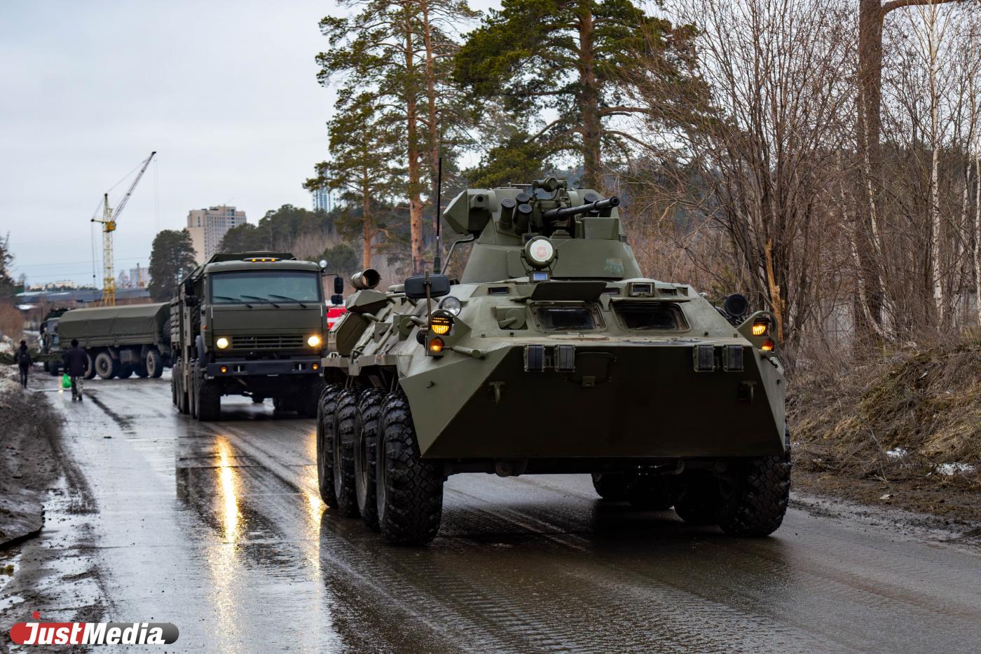 Где и когда в центре Екатеринбурга перекроют движение из-за парада Победы и его репетиций - Фото 1