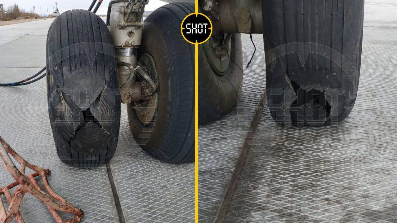 Два колеса шасси лопнули при посадке пассажирского самолета в Якутии - Фото 1