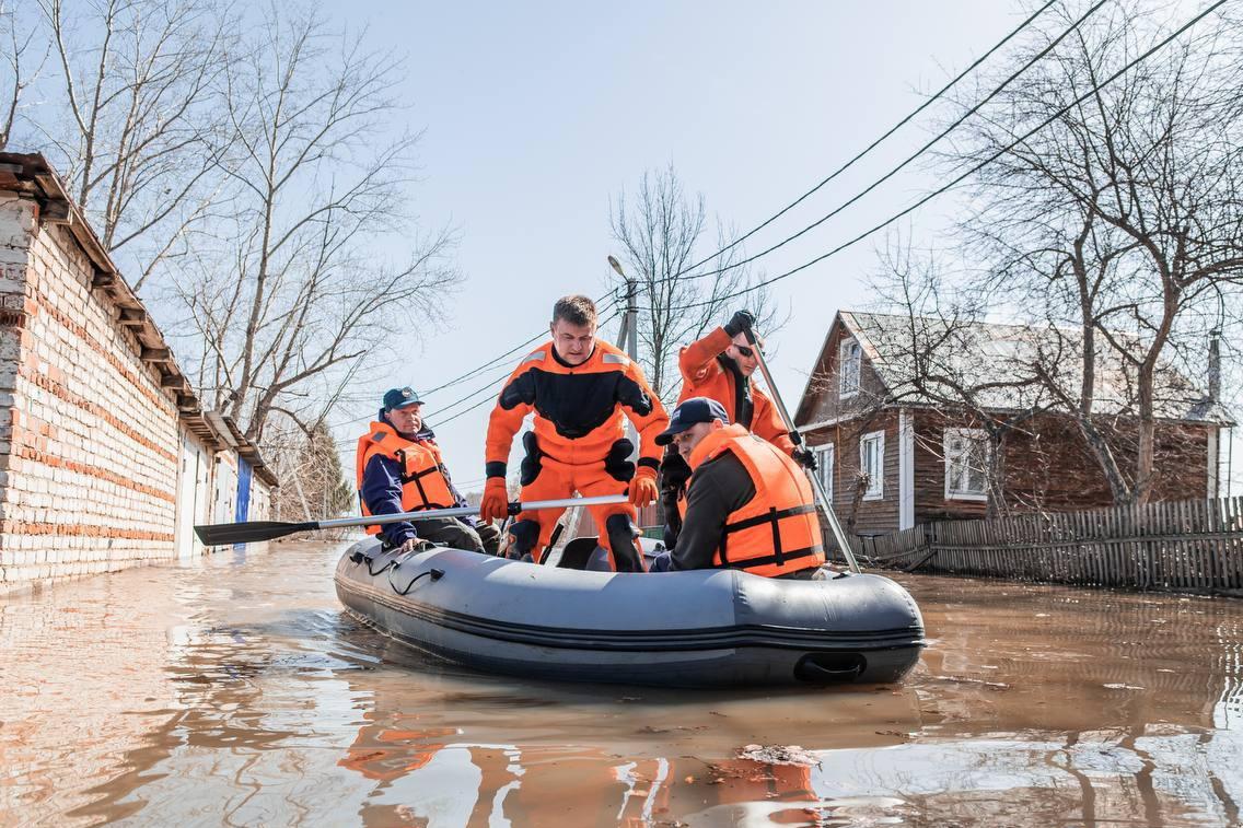В Тюменской области экстренно эвакуируют жителей села Абатское - Фото 1