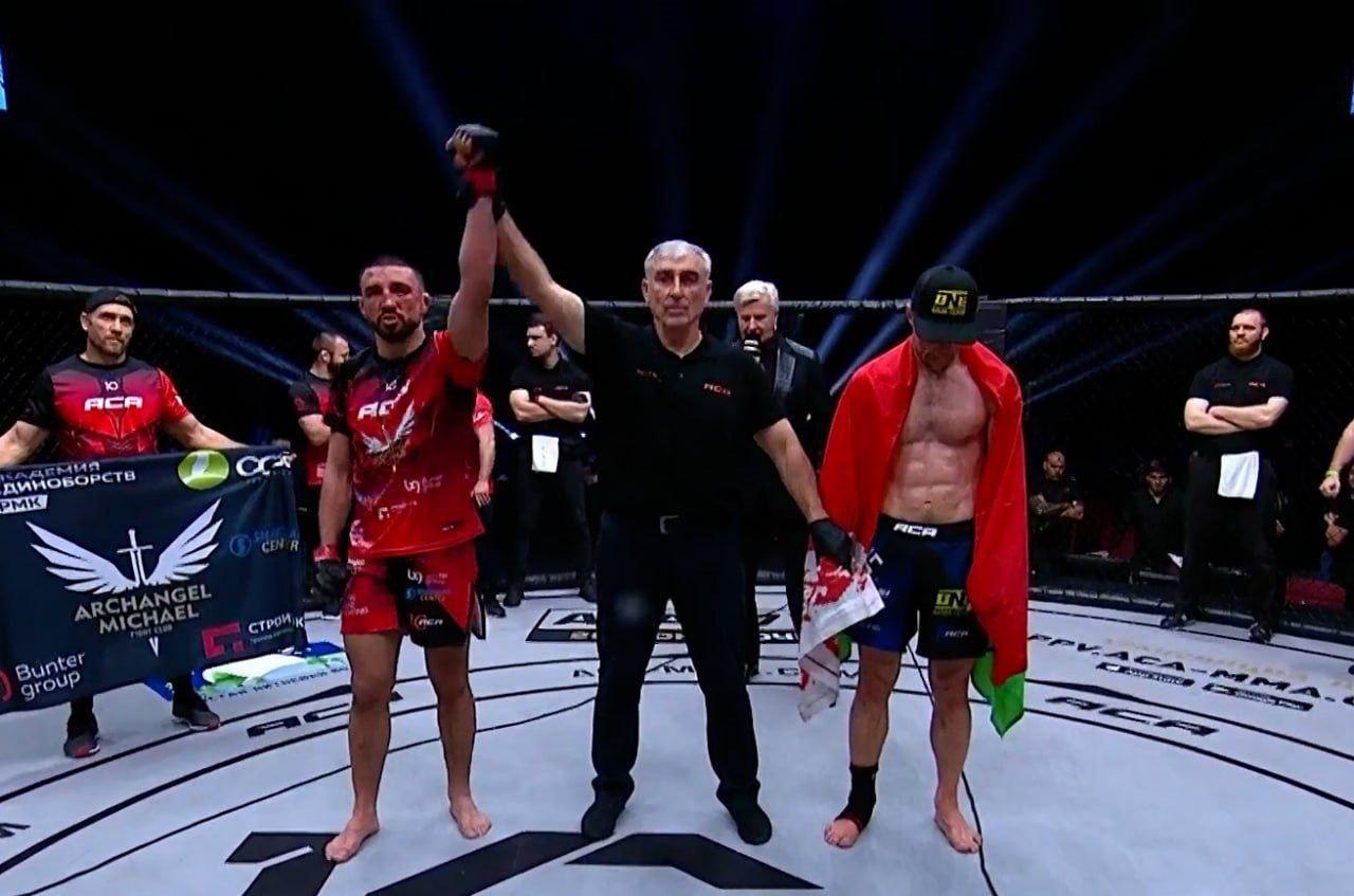 50 000 долларов за победу. Уральский спортсмен выдал бой вечера в Москве - Фото 1