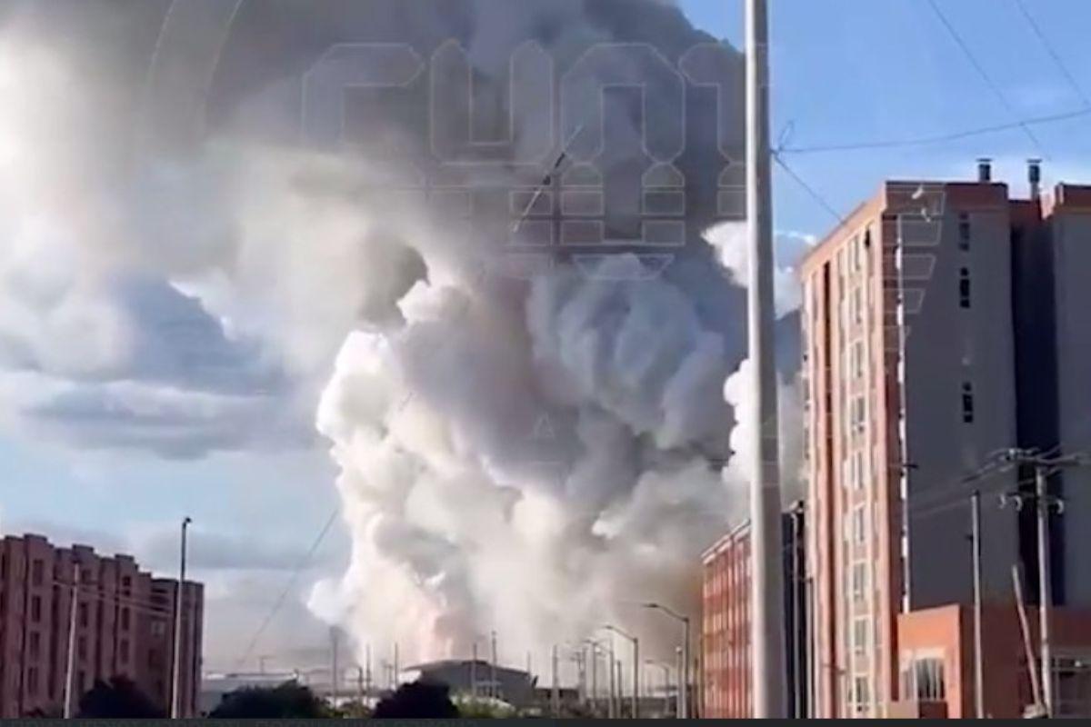 Более 20 человек пострадали при взрыве на складе пиротехники в Колумбии - Фото 1