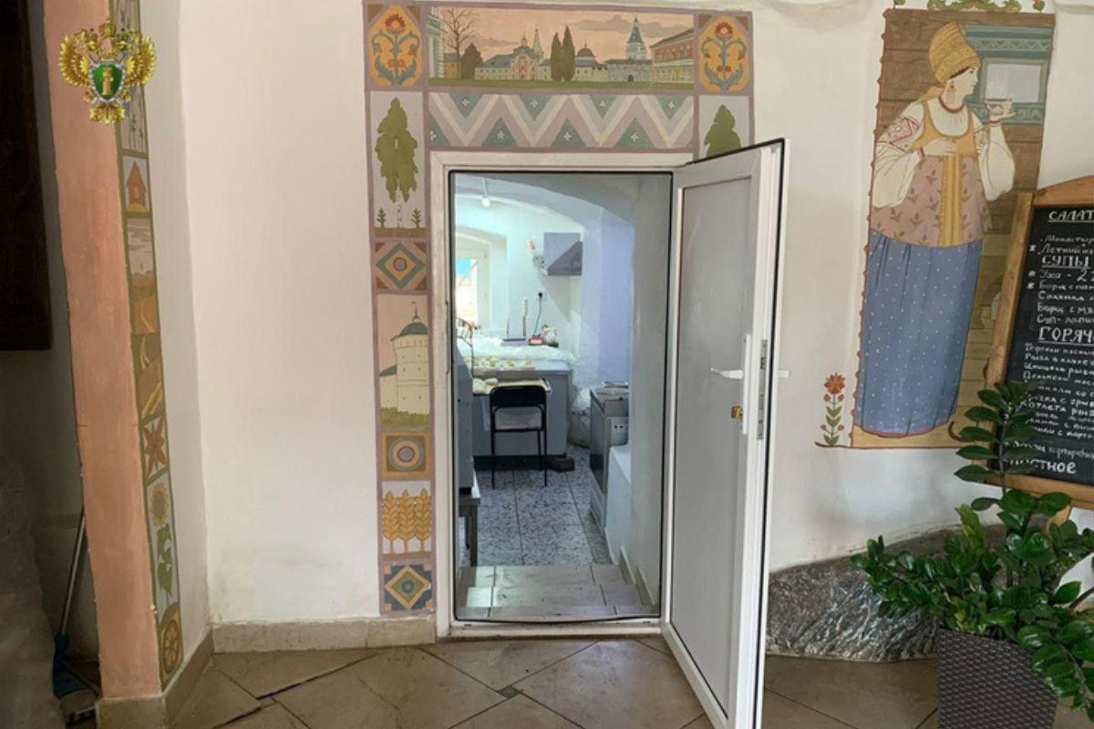 Обезумивший прихожанин жестоко зарезал работницу храма в Сергиевом Посаде - Фото 1