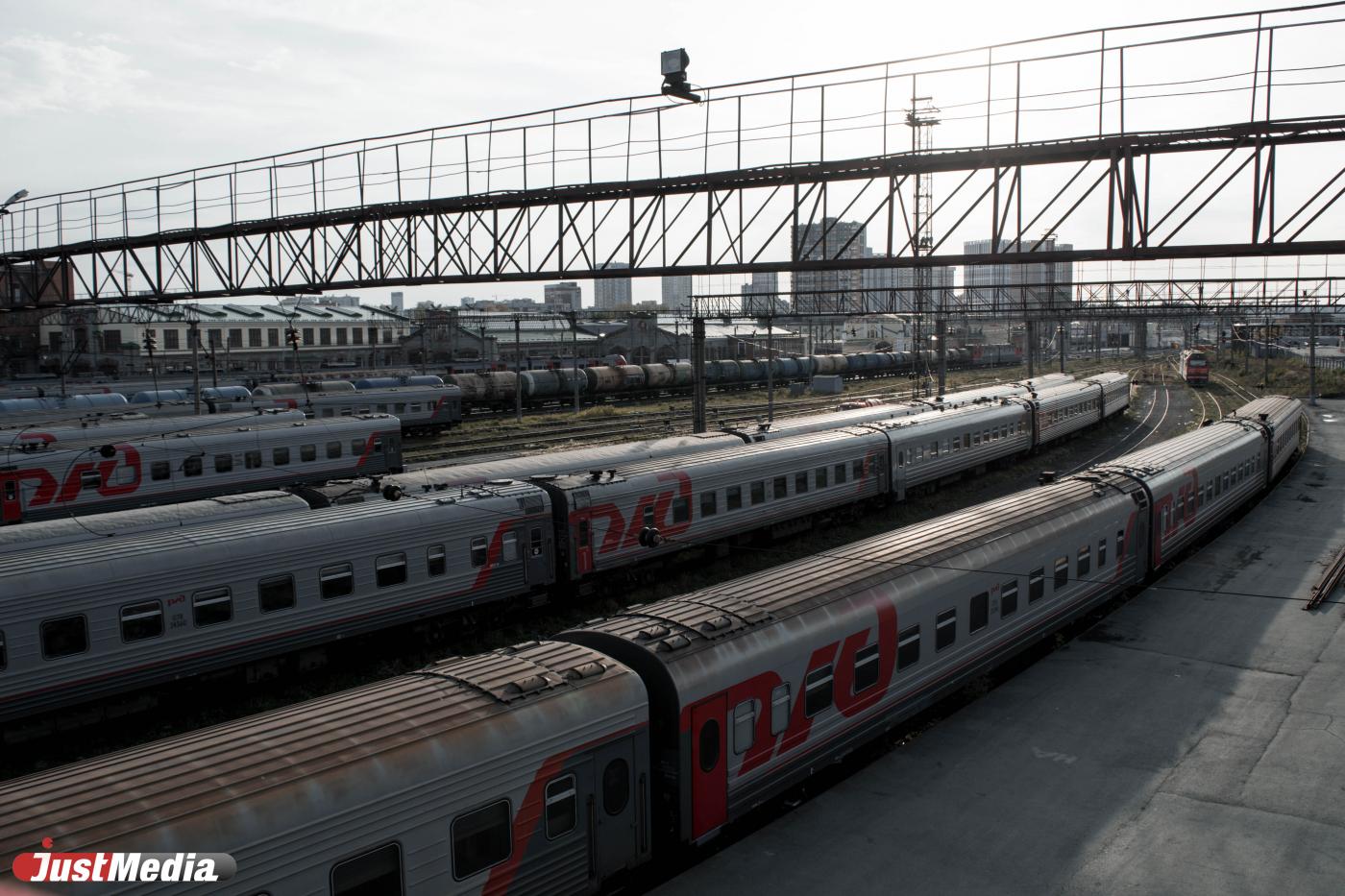 Дополнительные поезда в Анапу из Екатеринбурга назначены на летний период на СвЖД - Фото 1