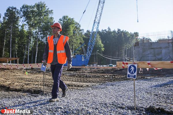 В России зарплаты мигрантов в 2023 году выросли вдвое   - Фото 1