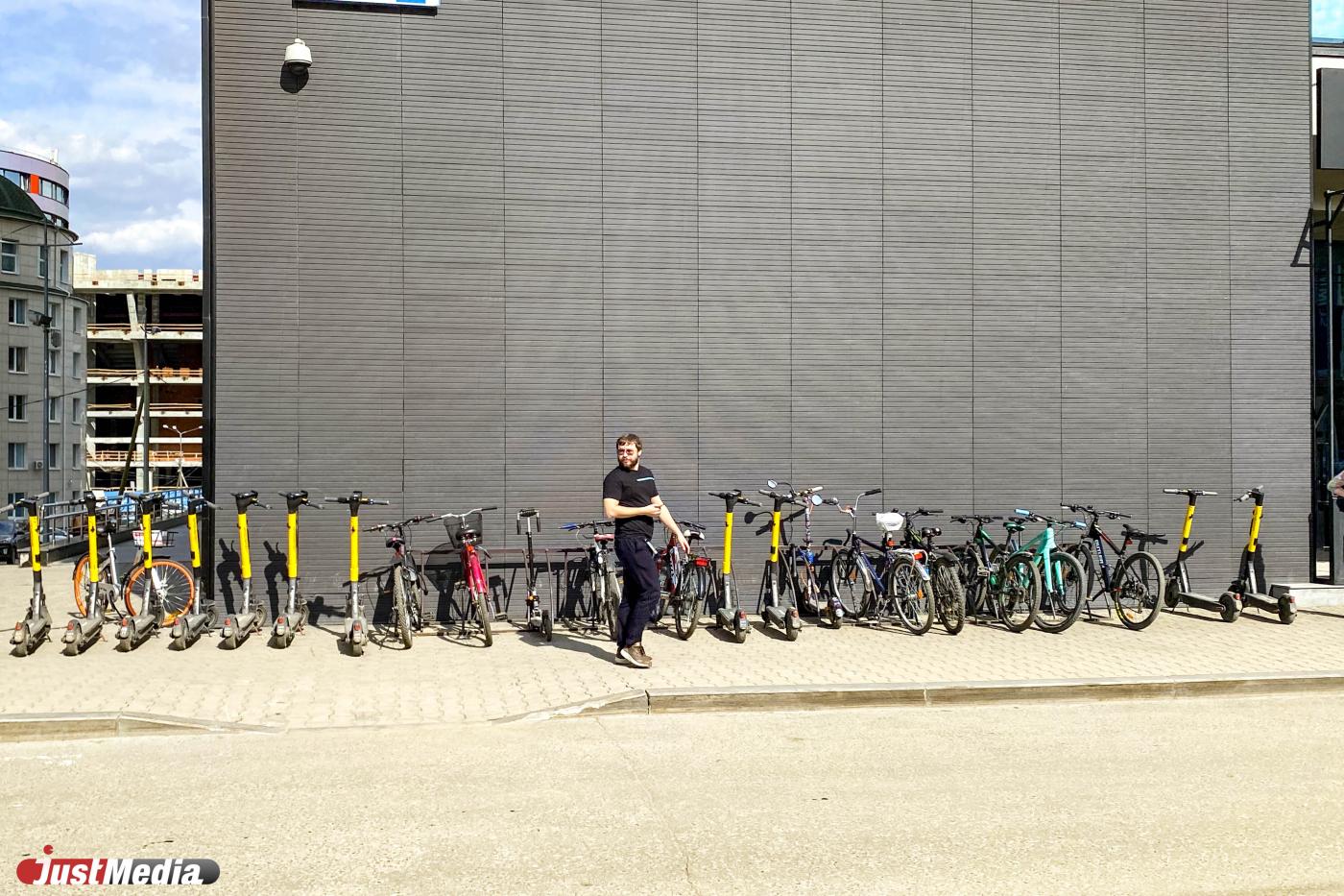 В Екатеринбурге запретят парковку кикшеринговых самокатов у школ и остановок - Фото 1