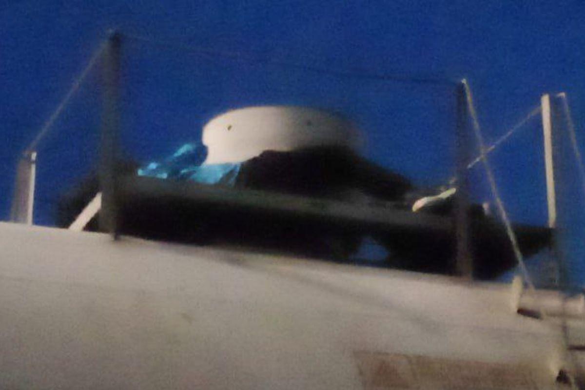 В Екатеринбурге сняли с крыши грузового поезда пьяного мужчину в беспамятстве  - Фото 1