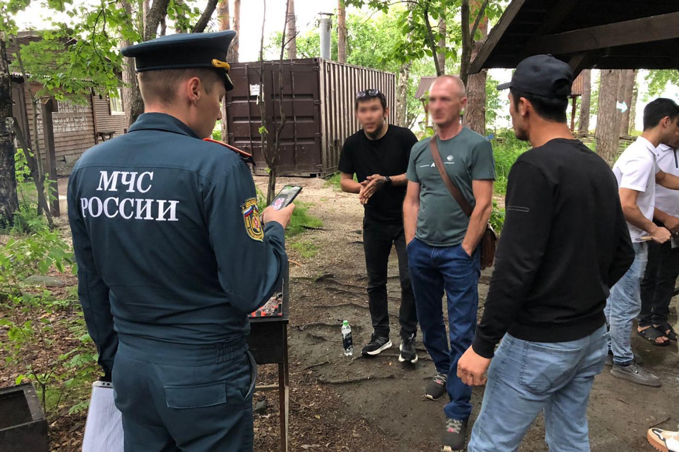 За неделю в Свердловской области выявили более 220 нарушений особого противопожарного режима  - Фото 1
