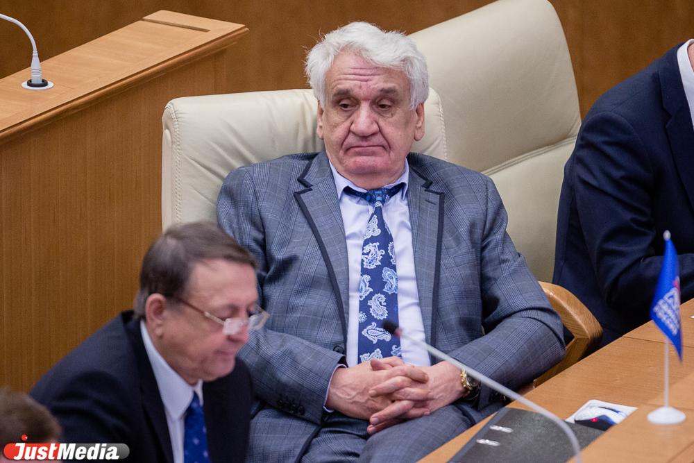 Ветеран, рокер, директор гимназии и почетный строитель могут стать почетными гражданами Екатеринбурга - Фото 1
