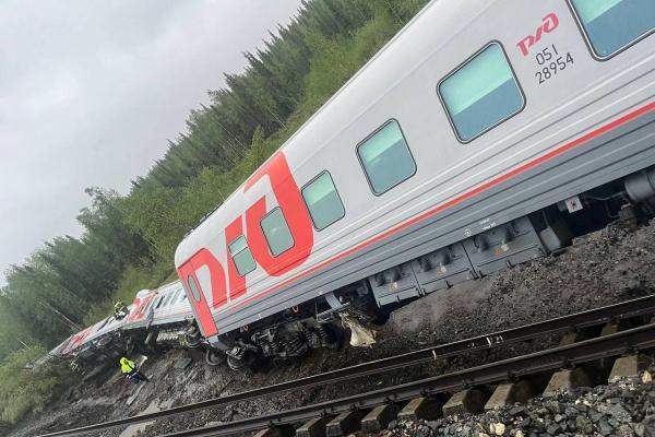 В Коми найден третий погибший при сходе поезда - Фото 1