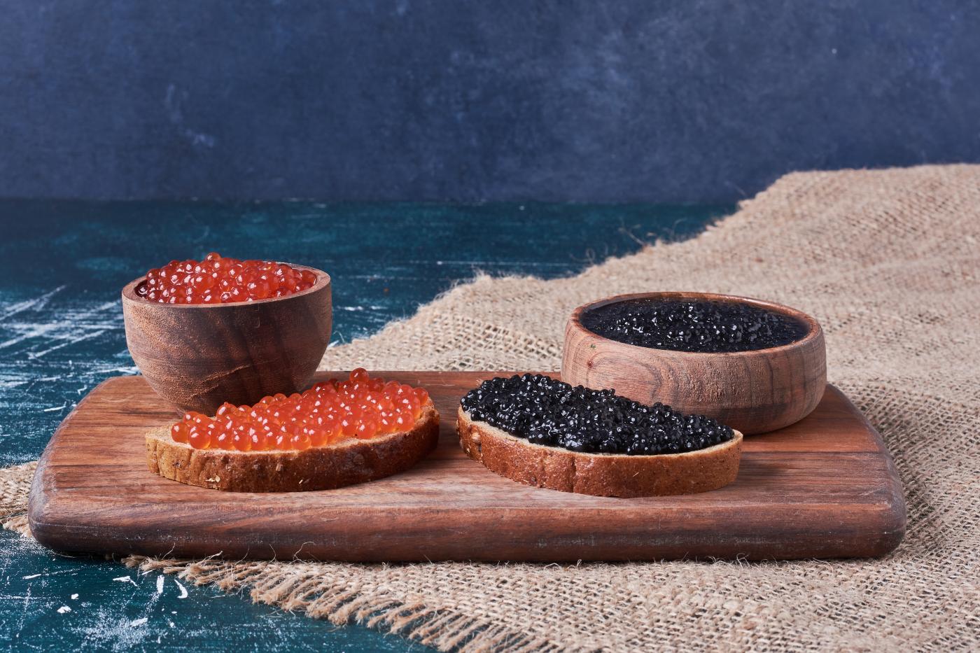 Россияне стали чаще покупать черную икру - Фото 1