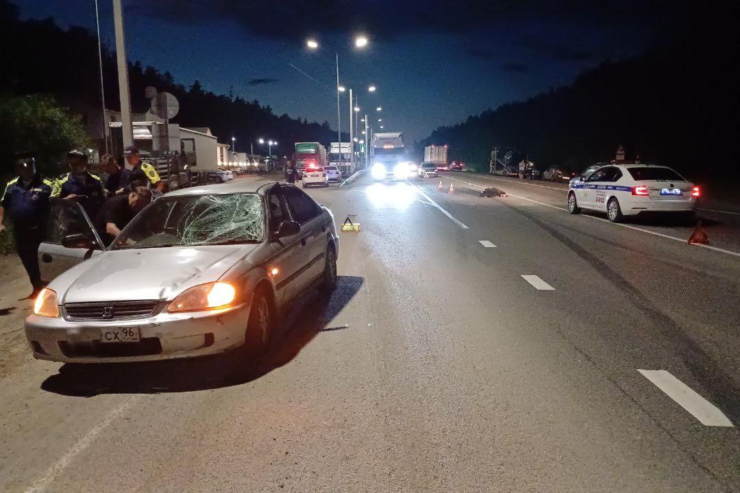 На ЕКАДе водетель «Хонды» насмерть сбил пешехода - Фото 1