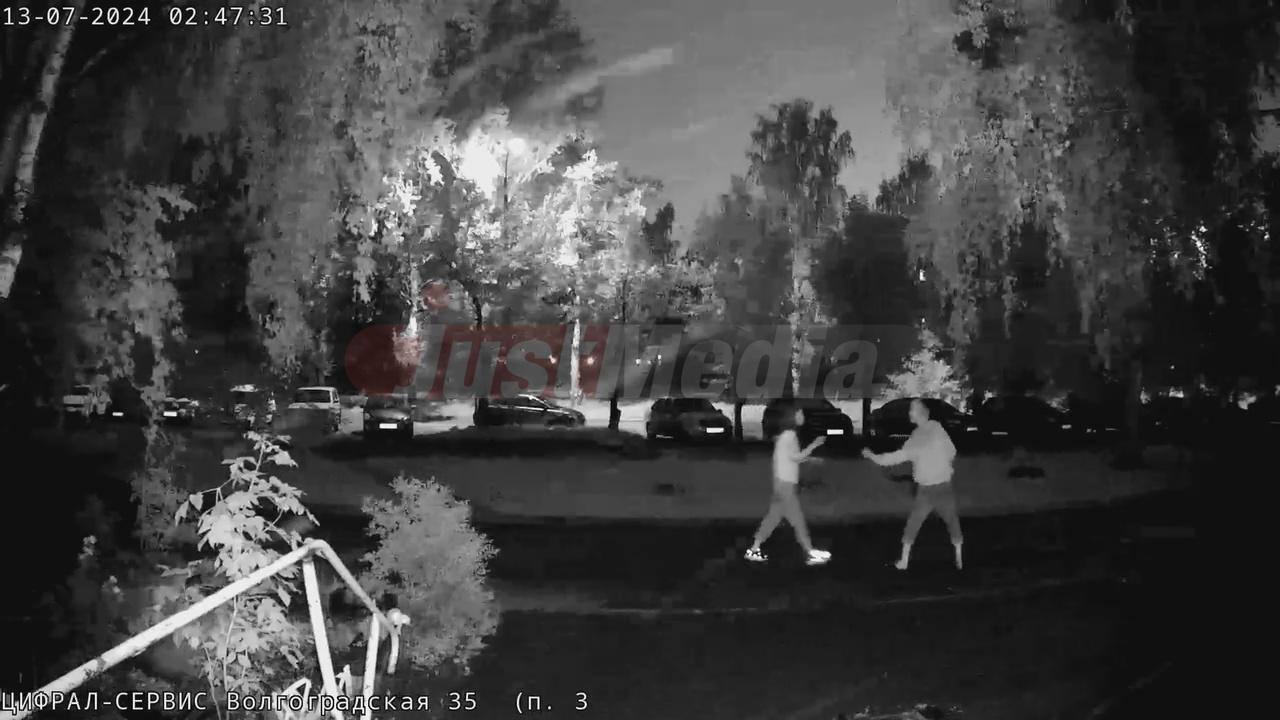 Екатеринбургская Джульетта повредила несколько автомобилей - Фото 1