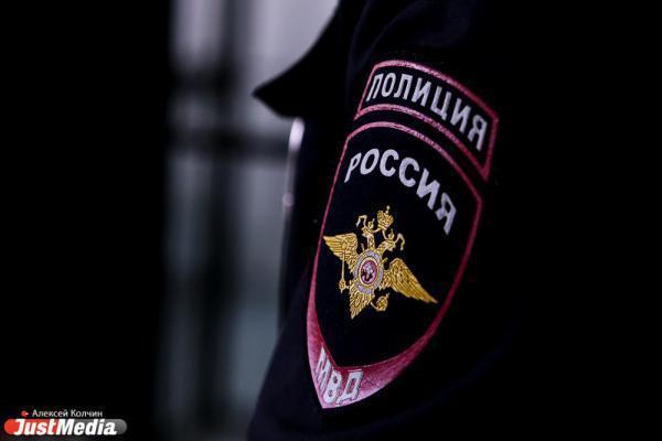 В Махачкале мужчина сбил двух силовиков на черном Zeekr - Фото 1