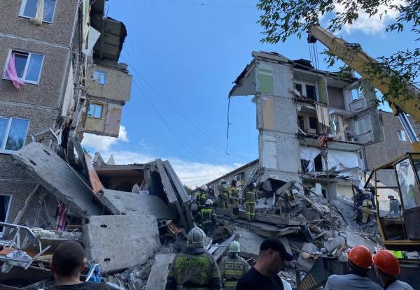 СКР возбудил уголовное дело после обрушения подъездов тагильской пятиэтажки