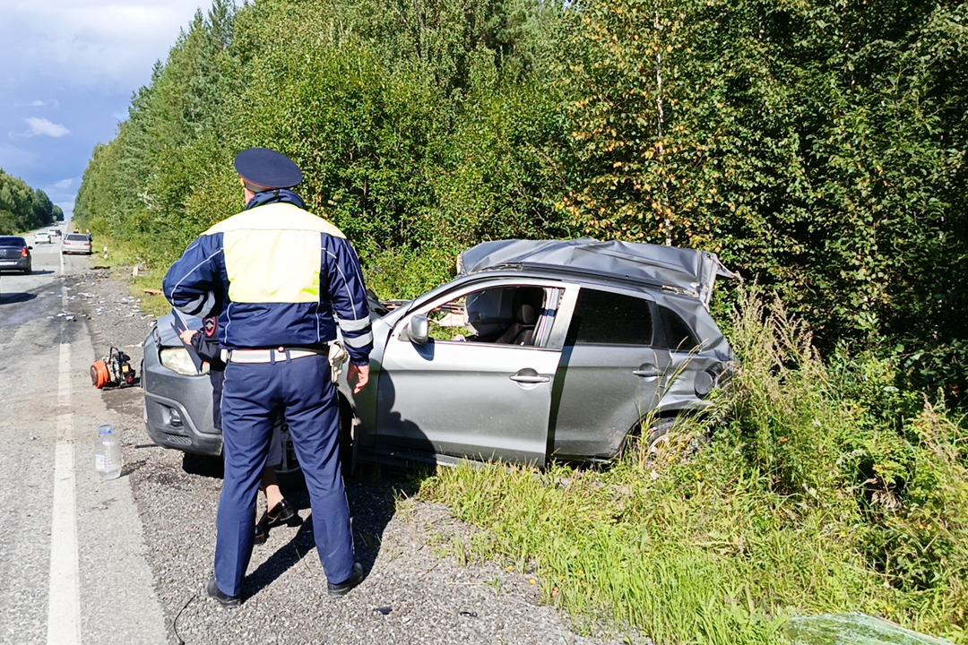 В Свердловской области по вине водителя-новичка иномарки в ДТП погибла 26-летняя девушка - Фото 1