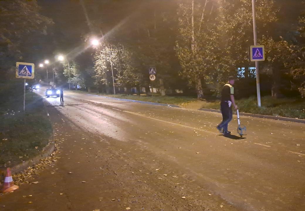 На Елизавете мотоциклист сбил ребенка на пешеходном переходе и скрылся с места ДТП - Фото 1